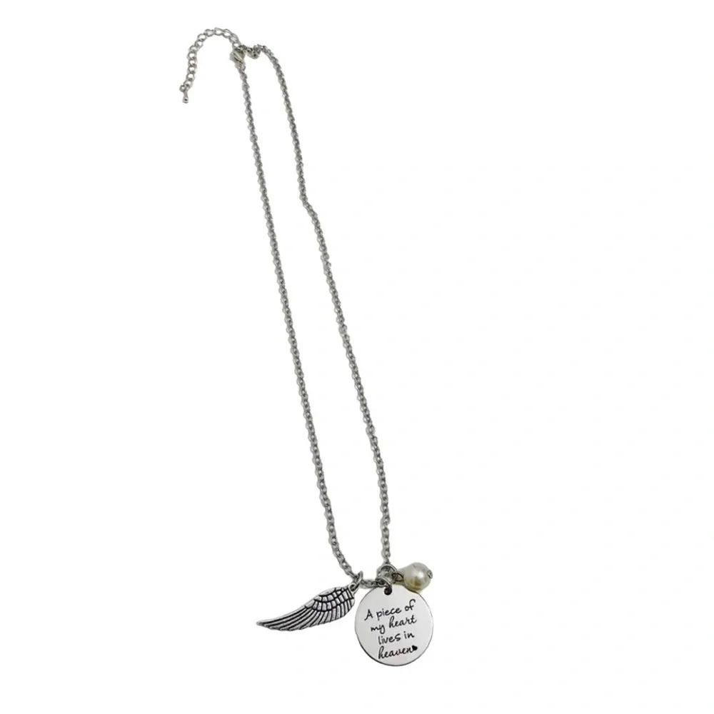 “A piece of my heart lives in heaven" necklace - Picture 5 of 8